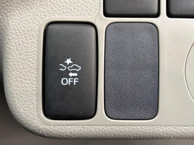 【スマートアシスト】走行中に前方の車両等を認識し、衝突しそうな時は警報とブレーキで衝突回避と被害軽減をアシスト。より安全にドライブをお楽しみいただけます。