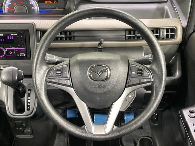 【ステアリングスイッチ】運転中、前方から目線をそらすことなく、オーディオ等の操作が可能な便利機能!安心&快適なドライブを演出してくれます♪