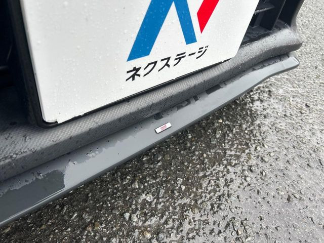 【STIエアロ】人気のSTIエアロを装備!クルマの外観がよりスタイリッシュになり、街中で存在感あふれる1台に♪将来買い替える時にもリセールに影響しやすく、価値ある人気の装備です!
