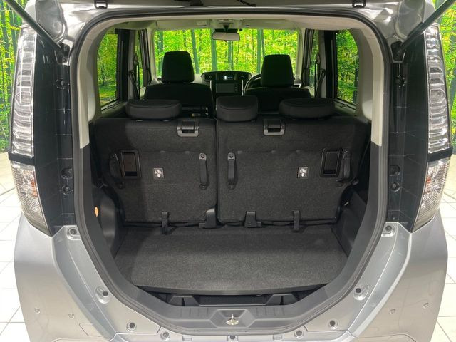 普段のお買い物や通勤、送迎等に十分な荷室スペースを確保しております。セカンドシートを倒すと、大きな荷物の積載も可能です♪