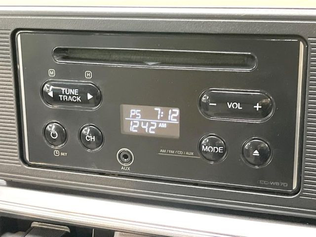お好きな音楽を車内でお楽しみいただけます♪スピーカー交換・ウーハー追加などの音質向上や、最新ナビ・後席モニター等の取り付けも是非ご相談ください!