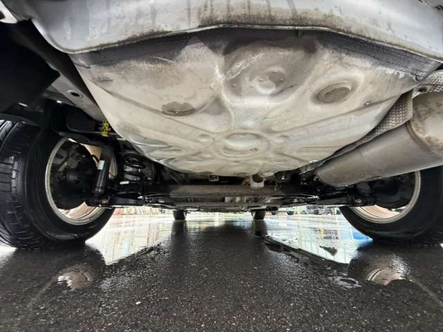 気になるお車がありましたら右の電話番号から直接お店にお問い合わせください。支払方法から車両情報、状態までなんでもご説明させて頂きます。スタッフ一同ご連絡お待ちしております。