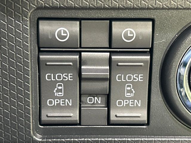 【両側パワースライドドア】スマートキーや運転席のスイッチで後席両側スライドドアの開閉が可能♪電動だから力を入れてドアを開ける必要が無く、小さなお子様でも簡単に開け閉めでき快適です♪