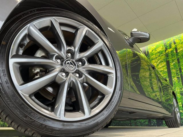 �y����18�C���`�A���~�z�C�[���z�O�ςɃ}�b�`���������A���~�z�C�[���𑕒����Ă���܂��B�e��ЊO�A���~�z�C�[����A�X�^�b�h���X�^�C�����戵�����Ă���܂��B���񂲑��k����������