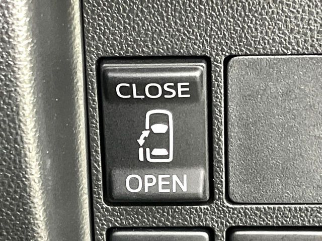 【パワースライドドア】スマートキーや運転席のスイッチでスライドドアの開閉が可能♪電動だから力を入れてドアを開ける必要が無く、小さいお子様でも、重い荷物を持っている時もラクに開け閉めできます♪