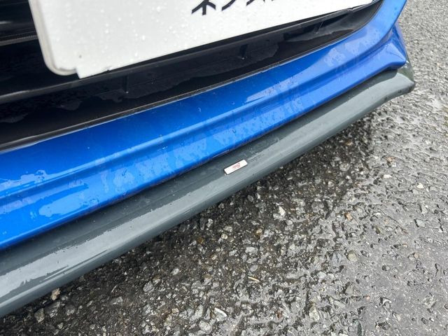 【STIエアロ】人気のSTIエアロを装備!クルマの外観がよりスタイリッシュになり、街中で存在感あふれる1台に♪将来買い替える時にもリセールに影響しやすく、価値ある人気の装備です!
