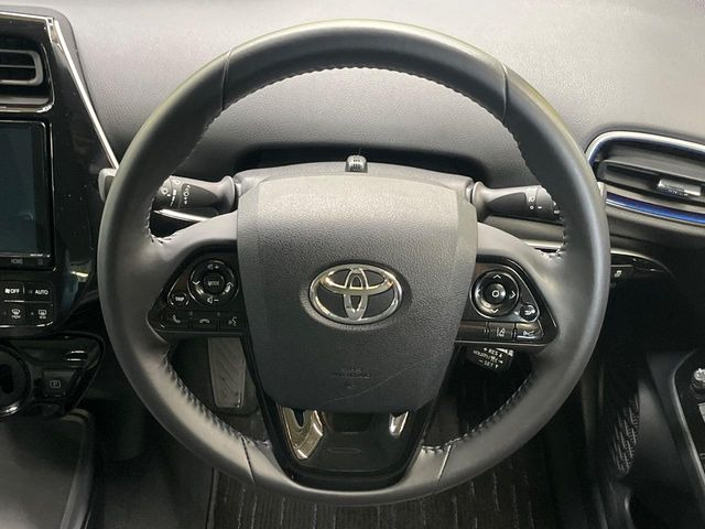 【トヨタセーフティセンス】走行中に前方の車両等を認識し、衝突しそうな時は警報とブレーキで衝突回避と被害軽減をアシスト。より安全にドライブをお楽しみいただけます。