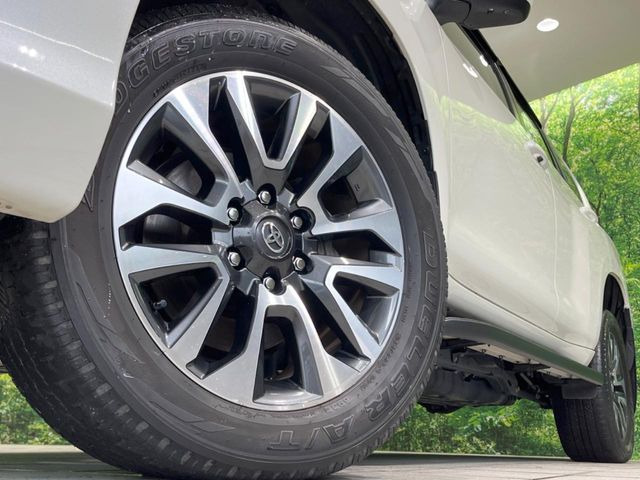 �y����19�C���`�A���~�z�C�[���z�O�ςɃ}�b�`���������A���~�z�C�[���𑕒����Ă���܂��B�e��ЊO�A���~�z�C�[����A�X�^�b�h���X�^�C�����戵�����Ă���܂��B���񂲑��k����������