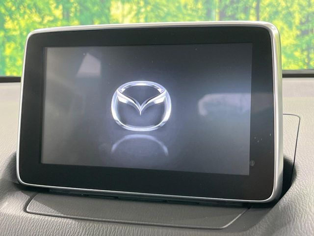 【メーカー純正ナビ】インテリアに溶け込むスタイリッシュな「専用設計」メーカーナビを装備♪視認性や操作性など基本性能にも優れ、より上質なカーライフをお楽しみいただけます。