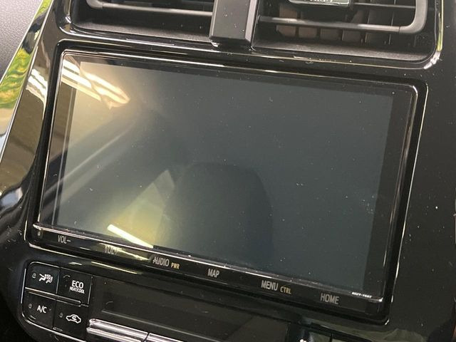 【純正9型ナビ】人気の純正ナビを装備。オーディオ機能も充実しており、Bluetooth接続すればお持ちのスマホやMP3プレイヤーの音楽を再生可能!毎日の運転がさらに楽しくなります!!