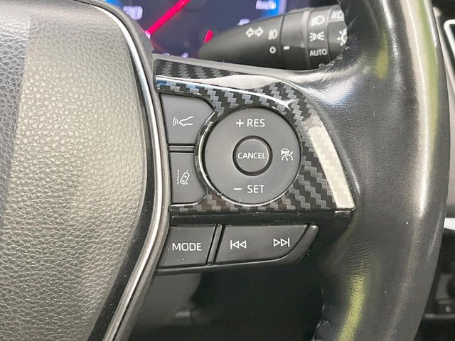 【レーダークルーズコントロール】高速道路での長距離走行が楽に!!自動で速度を保つクルーズコントロールが、衝突軽減システムと連携し、前方の車両を感知して車間を保つように速度調節してくれます!!