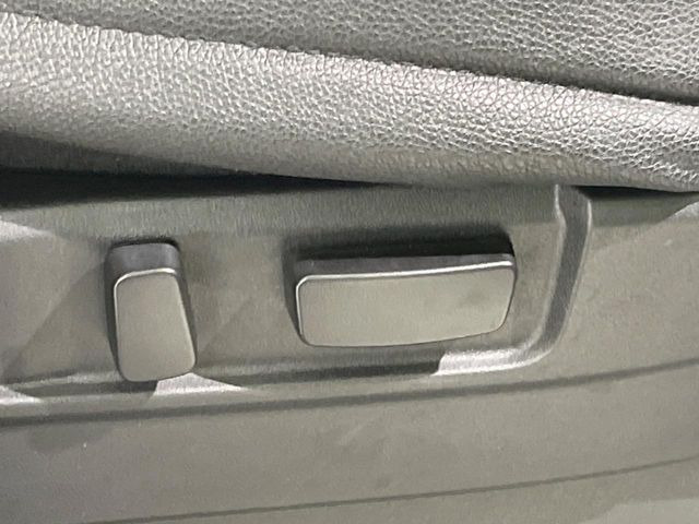 【パワーシート】スイッチ一つで簡単にシートの微調整が可能!電動だから力もいりません!快適なシートポジションにセットして、快適なドライブをお楽しみください。