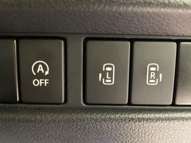 【両側パワースライドドア】スマートキーや運転席のスイッチで後席両側スライドドアの開閉が可能♪電動だから力を入れてドアを開ける必要が無く、小さなお子様でも簡単に開け閉めでき快適です♪