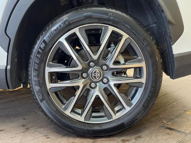 �y����18�C���`�A���~�z�C�[���z�O�ςɃ}�b�`���������A���~�z�C�[���𑕒����Ă���܂��B�e��ЊO�A���~�z�C�[����A�X�^�b�h���X�^�C�����戵�����Ă���܂��B���񂲑��k����������