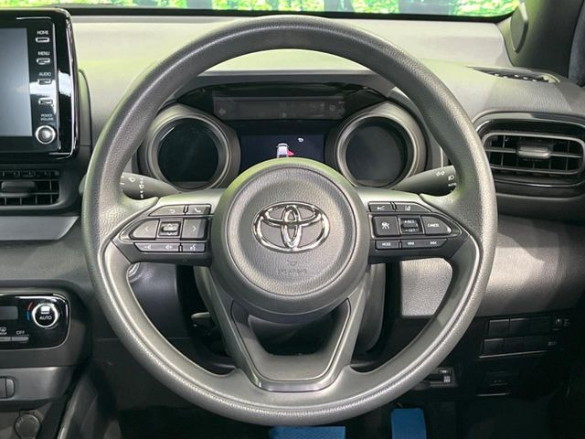 【レーダークルーズコントロール】高速道路での長距離走行が楽に!!自動で速度を保つクルーズコントロールが、衝突軽減システムと連携し、前方の車両を感知して車間を保つように速度調節してくれます!!