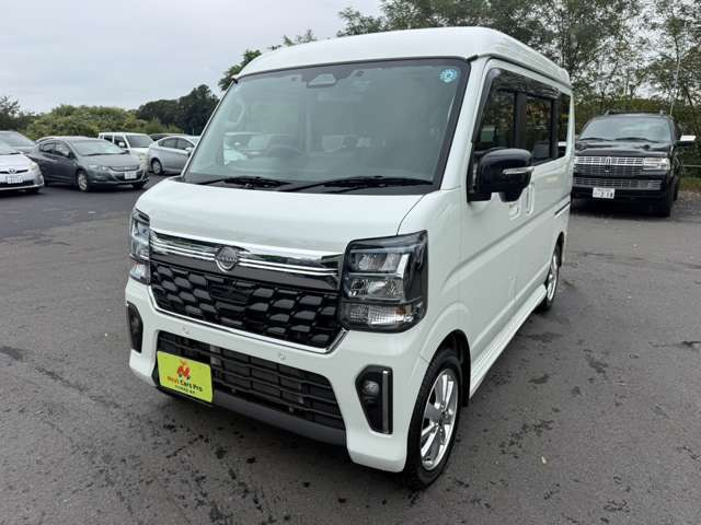 数ある中から当店のお車をご覧いただき誠にありがとうございます。当店在庫は外装、内装クリーニング後に展示し、併せて事故修復歴の有無、メーター改ざん歴の有無も第三者機関による検査を全台実施しております。