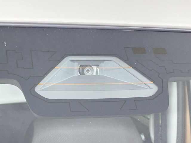 【スズキ セーフティサポート】走行中に前方の車両等を認識し、衝突しそうな時は警報とブレーキで衝突回避と被害軽減をアシスト。より安全にドライブをお楽しみいただけます。