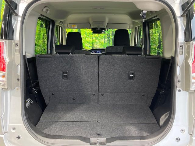 普段のお買い物や通勤、送迎等に十分な荷室スペースを確保しております。セカンドシートを倒すと、大きな荷物の積載も可能です♪