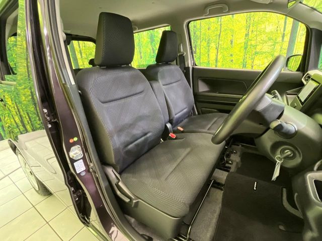 運転席シート廻りは使用感も少なく、良好な状態となっています。丁寧に使われていたことがよくわかりますね。