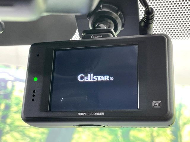 【ドライブレコーダー】ドライブレコーダー装備!走行中はもちろん、あおり運転や事故に遭遇した際、映像で記録し、万一のリスクに備えます。※記録用SDカードはお客様ご自身でご準備いただく必要があります。