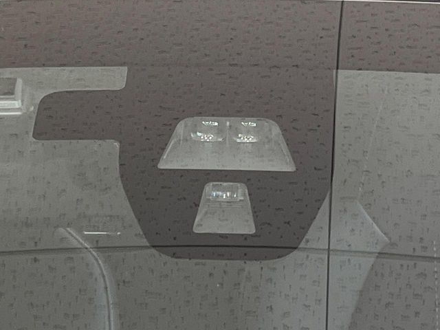 【シティブレーキアクティブシステム】低速走行中に前方の車両等を認識し、衝突しそうな時は警報とブレーキで衝突回避と被害軽減をアシスト。より安全にドライブをお楽しみいただけます。
