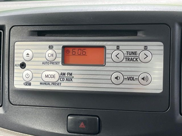 お好きな音楽を車内でお楽しみいただけます♪スピーカー交換・ウーハー追加などの音質向上や、最新ナビ・後席モニター等の取り付けも是非ご相談ください!