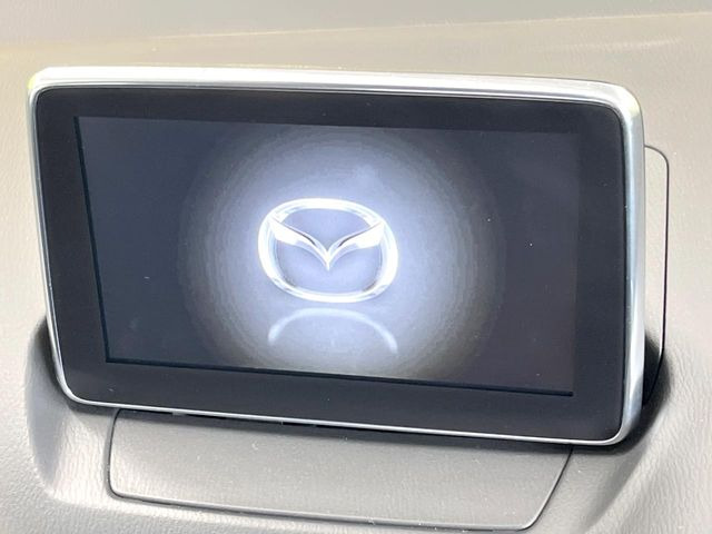 【メーカー純正ナビ】インテリアに溶け込むスタイリッシュな「専用設計」メーカーナビを装備♪視認性や操作性など基本性能にも優れ、より上質なカーライフをお楽しみいただけます。