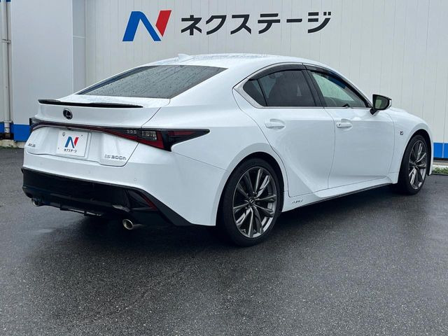 ☆全国のネクステージからお取り寄せが可能※!遠方の店舗に展示してあるクルマが気になる場合も、最寄りの店舗でご覧いただくことが可能です!是非私たちに要望をお聞かせください!※別途費用