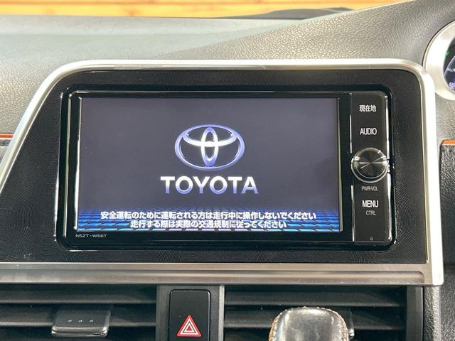 シエンタハイブリッド 1.5 G クエロ