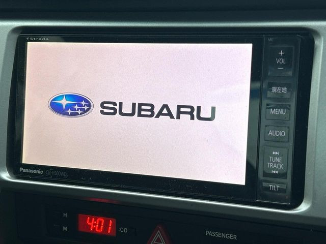 【メーカー純正ナビ】インテリアに溶け込むスタイリッシュな「専用設計」メーカーナビを装備♪視認性や操作性など基本性能にも優れ、より上質なカーライフをお楽しみいただけます。