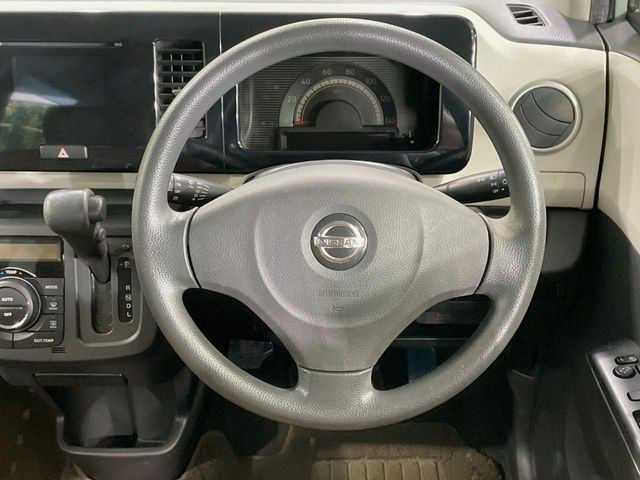 ステアリングも使用感が少なく、きれいな状態となっております♪