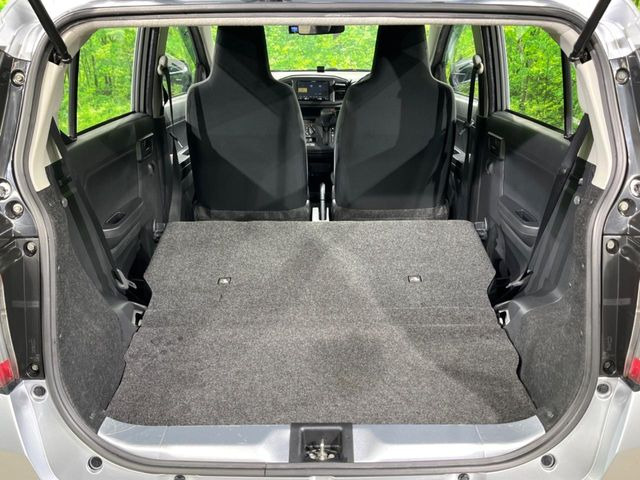 普段のお買い物や通勤、送迎等に十分な荷室スペースを確保しております。セカンドシートを倒すと、大きな荷物の積載も可能です♪
