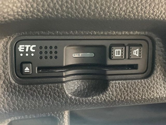 【ETC】高速道路の料金所をストレスなく通過!話題のスポットやサービスエリアに多い「スマートIC」利用時は必須のアイテムです。当店でセットアップを実施、ご納車当日からすぐにご利用いただけます!