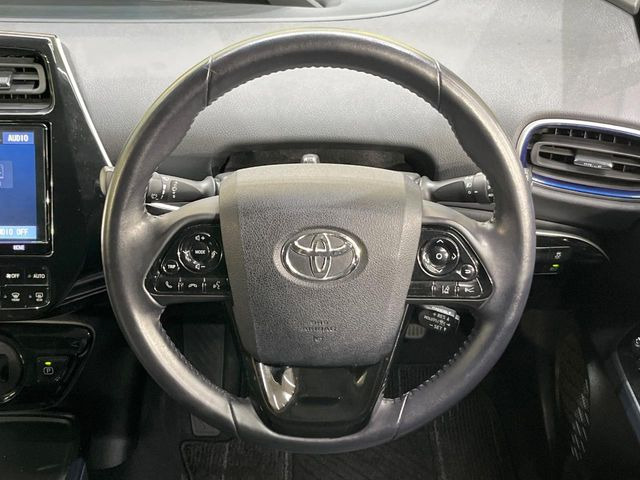 【ステアリングスイッチ】運転中、前方から目線をそらすことなく、オーディオ等の操作が可能な便利機能!安心&快適なドライブを演出してくれます♪