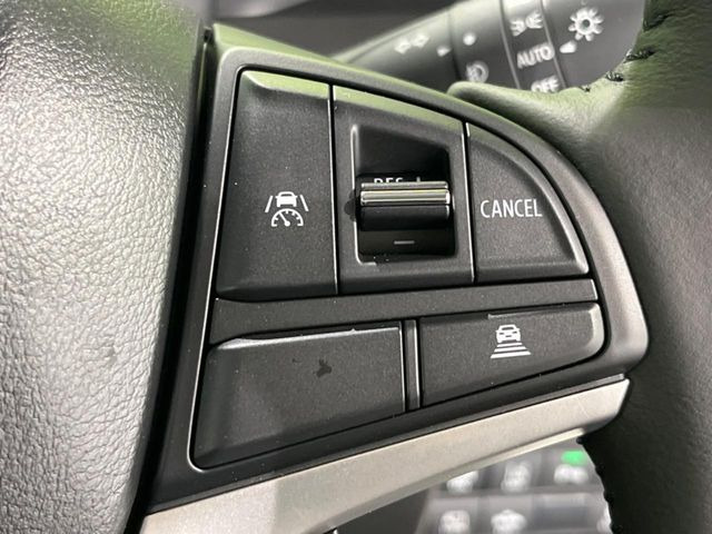 【アダプティブクルーズコントロール】高速道路での長距離走行が楽に!!自動で速度を保つクルーズコントロールが、衝突軽減システムと連携し、前方の車両を感知して車間を保つように速度調節してくれます!!