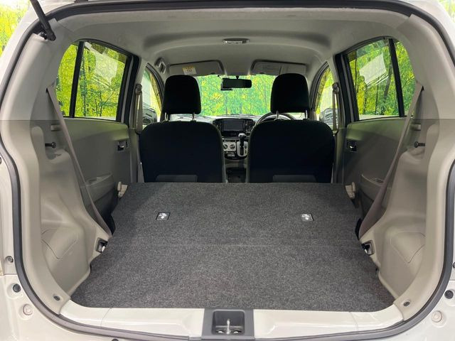 普段のお買い物や通勤、送迎等に十分な荷室スペースを確保しております。セカンドシートを倒すと、大きな荷物の積載も可能です♪