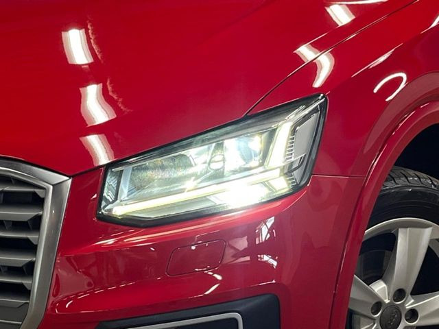 ●LEDヘッドライト:夜間走行時も良好な視界を確保し安心して運転できる高輝度LEDヘッドライトを装備!点灯速度が早く、消費電力も抑えられています。