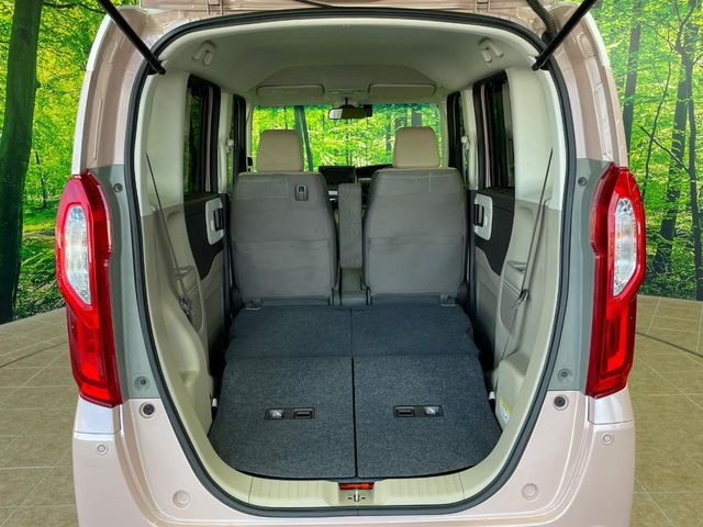 普段のお買い物や通勤、送迎等に十分な荷室スペースを確保しております。セカンドシートを倒すと、大きな荷物の積載も可能です♪