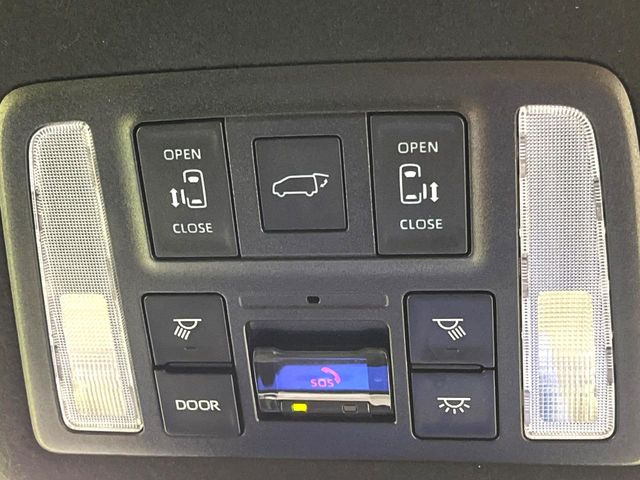 【パワーバックドア】スマートキーや運転席のボタンを押すだけでリアゲートが自動で開閉します!荷物を持っている時や、高い位置にあるバックドアを閉める際に便利な機能です♪