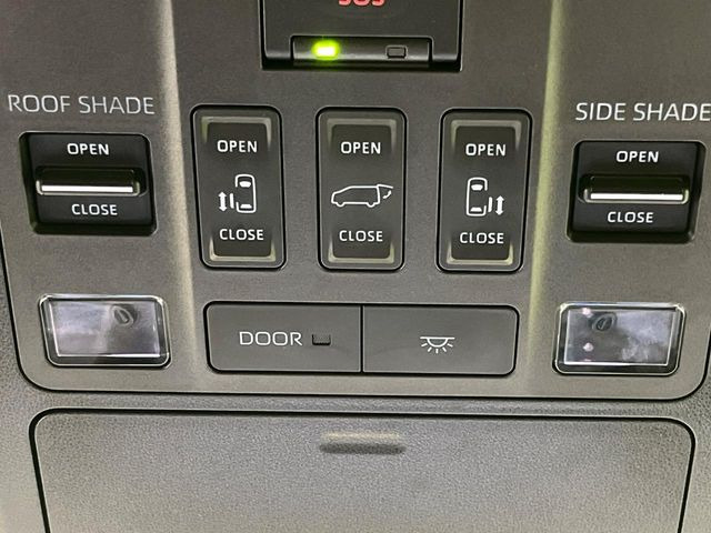 【両側パワースライドドア】スマートキーや運転席のスイッチで後席両側スライドドアの開閉が可能♪電動だから力を入れてドアを開ける必要が無く、小さなお子様でも簡単に開け閉めでき快適です♪