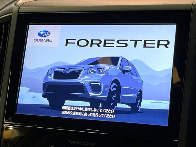 【純正ビルトインナビ】インテリアに溶け込むスタイリッシュな「専用設計ナビ」を装備♪視認性や操作性など基本性能にも優れ、より上質なカーライフをお楽しみいただけます。
