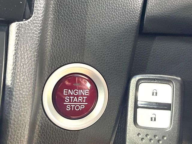 �yHonda�X�}�[�g�L�[�z�J�o����|�P�b�g�ɓ��ꂽ�܂܂ł��h�A�̎{���E�������\�ȃX�}�[�g�L�[�𑕔��B�G���W���̃I���E�I�t�����J�M�����o���K�v����������Ƃ��Ă��֗��ł���