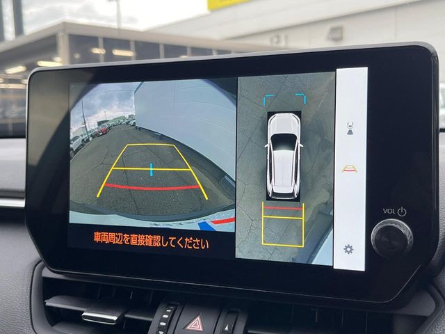 【パノラミックビューモニター】専用のカメラにより、上から見下ろしたような視点で360度クルマの周囲を確認することができます☆死角部分も確認しやすく、狭い場所での切り返しや駐車もスムーズに行えます。