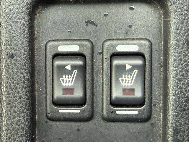 気になるお車がありましたら右の電話番号から直接お店にお問い合わせください。支払方法から車両情報、状態までなんでもご説明させて頂きます。スタッフ一同ご連絡お待ちしております。