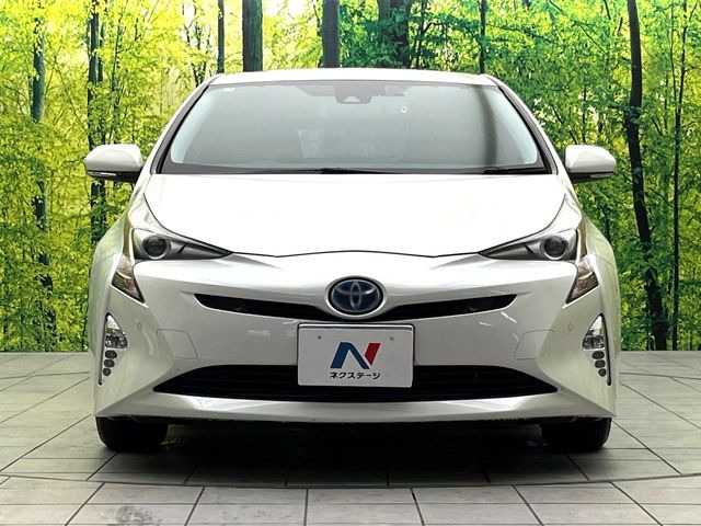 弊社では、全車『修復歴なし』のお車のみ取り扱っております。専任バイヤーによる厳選した仕入れの後、入庫後の車両チェックを行い、ネクステージが認定した高品質な中古車をご提供しております。
