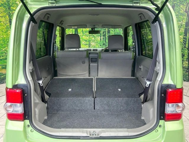 普段のお買い物や通勤、送迎等に十分な荷室スペースを確保しております。セカンドシートを倒すと、大きな荷物の積載も可能です♪