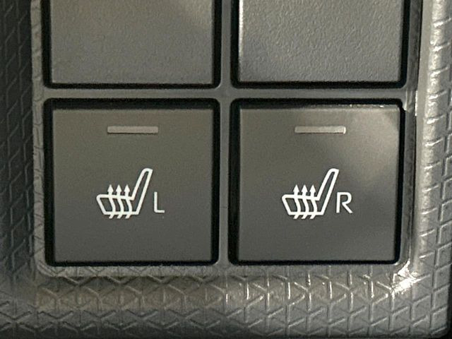 【シートヒーター】寒い日に重宝するシートヒーター!エアコンより早く温まってくれるので寒がりの人も安心ですね♪エアコンの温風は乾燥するから苦手、という方にもをおすすめです。
