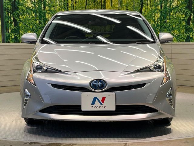 弊社では、全車『修復歴なし』のお車のみ取り扱っております。専任バイヤーによる厳選した仕入れの後、入庫後の車両チェックを行い、ネクステージが認定した高品質な中古車をご提供しております。