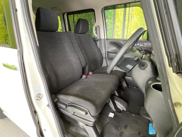 運転席シート廻りは使用感も少なく、良好な状態となっています。丁寧に使われていたことがよくわかりますね。