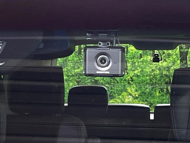 【ドライブレコーダー】ドライブレコーダー装備!走行中はもちろん、あおり運転や事故に遭遇した際、映像で記録し、万一のリスクに備えます。※記録用SDカードはお客様ご自身でご準備いただく必要があります。